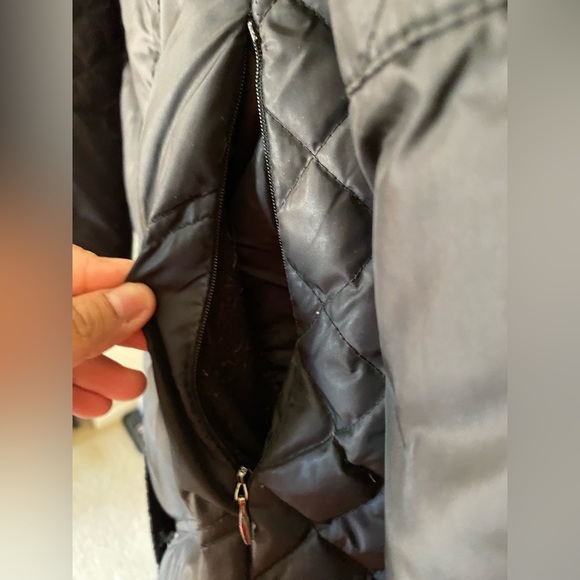 Guess black puffer coat jacket - Picture 10 of 16